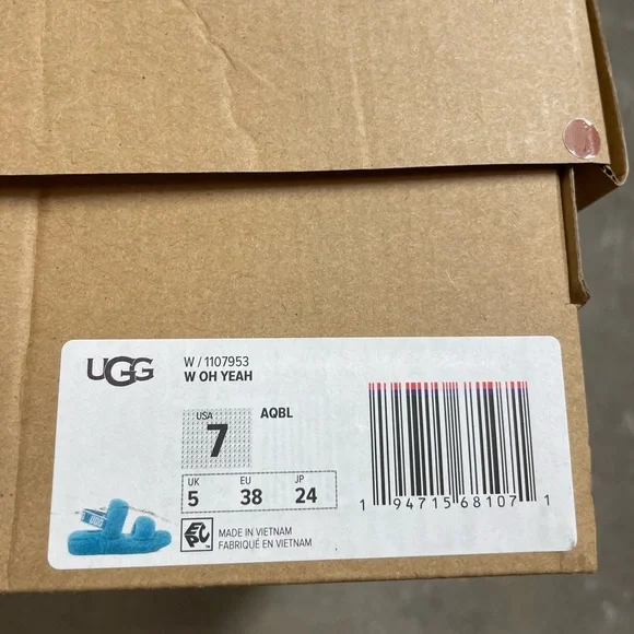 UGG slippers - Picture 3 of 3